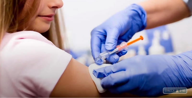 Одесские поликлиники начали вакцинацию детей против COVID-19