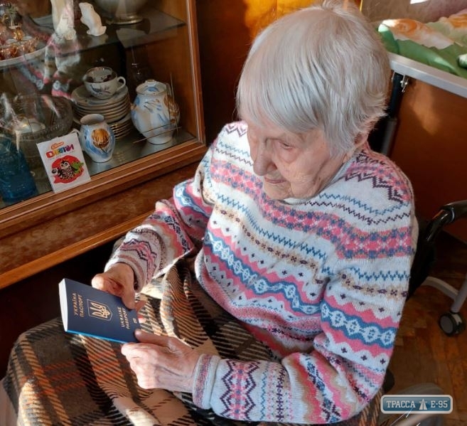 104-летняя одесситка сделала прививку от коронавируса