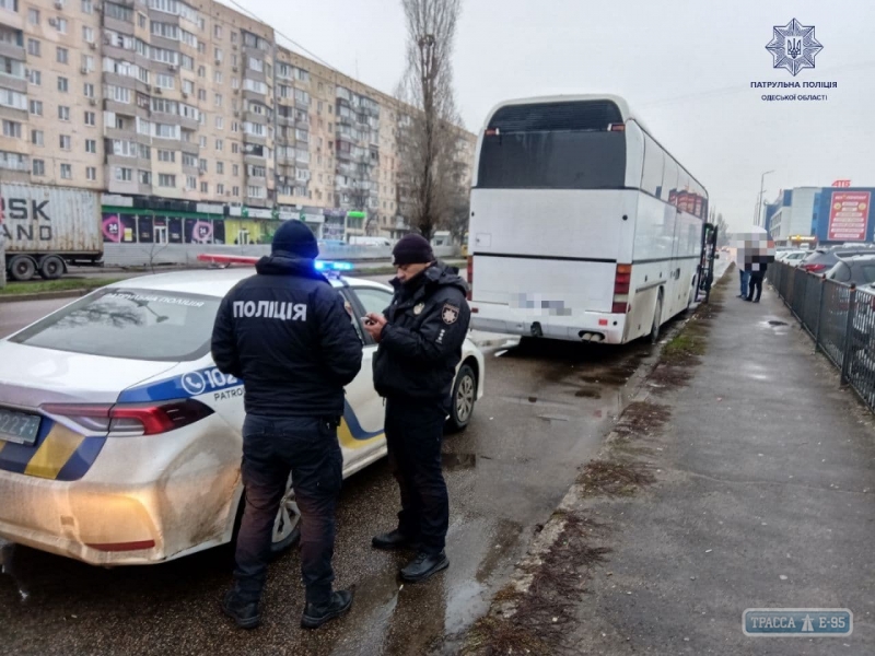 Пьяный водитель автобуса перевозил пассажиров в Одессе