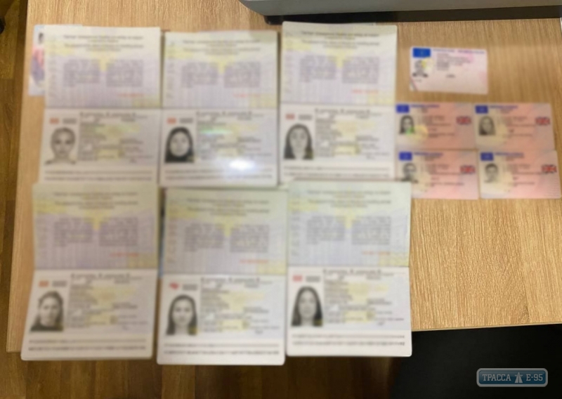 Молдаванин ввез в Одесскую область пачку фальшивых документов