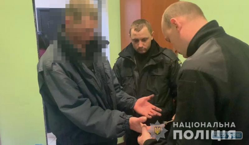 Грабитель избил стулом пенсионерку в Одесской области. Видео