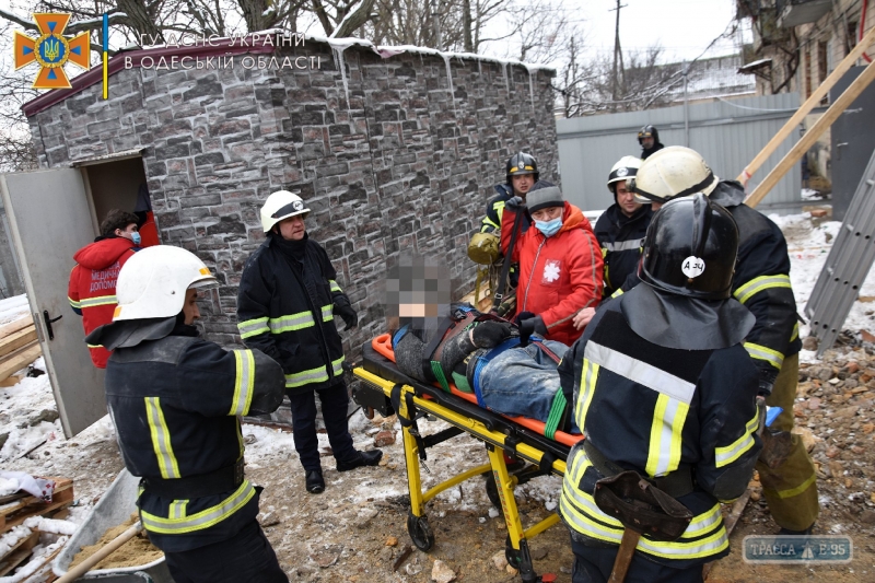 Стена дома обрушилась на строителей в Одессе – один человек погиб и двое травмированы
