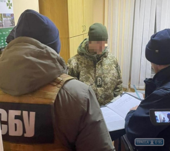 Пограничник подкупил коллегу в Одесской области