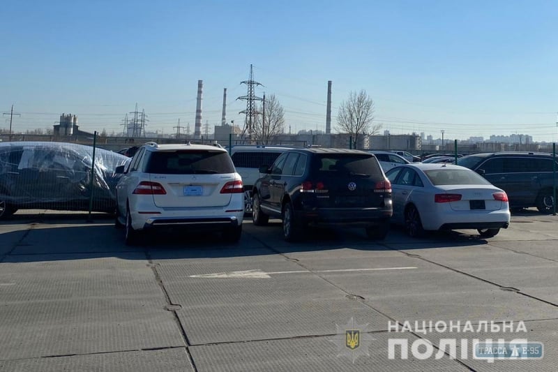 Одесские таможенники организовали преступную схему ввоза авто из США