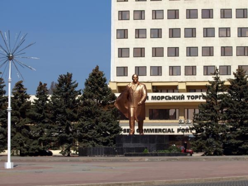 Мошенники зарабатывают на переименовании улицы Ленина в Ильичевске Одесской области
