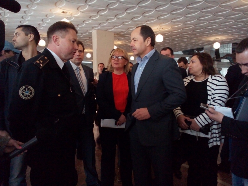 Тигипко посетил Одессу и встретился с семьями военнослужащих, приехавших из Крыма