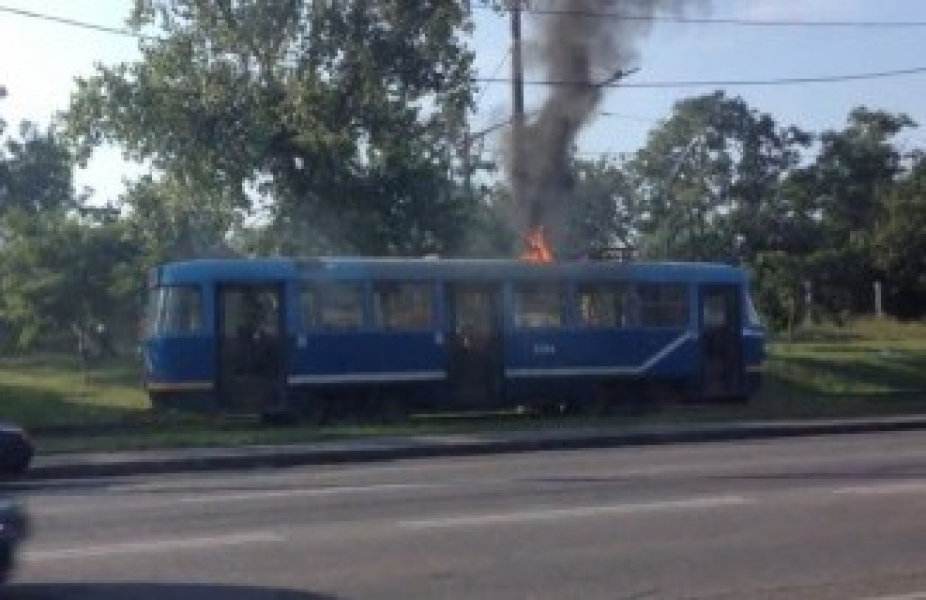 В Одессе на ходу загорелся трамвай с пассажирами