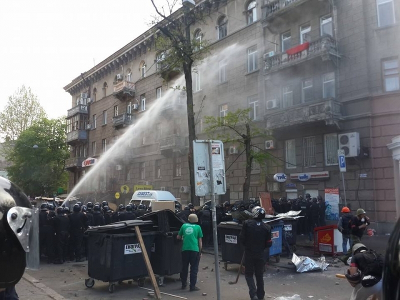 Шестеро сотрудников Нацгвардии пострадали во время массовых беспорядков в Одессе