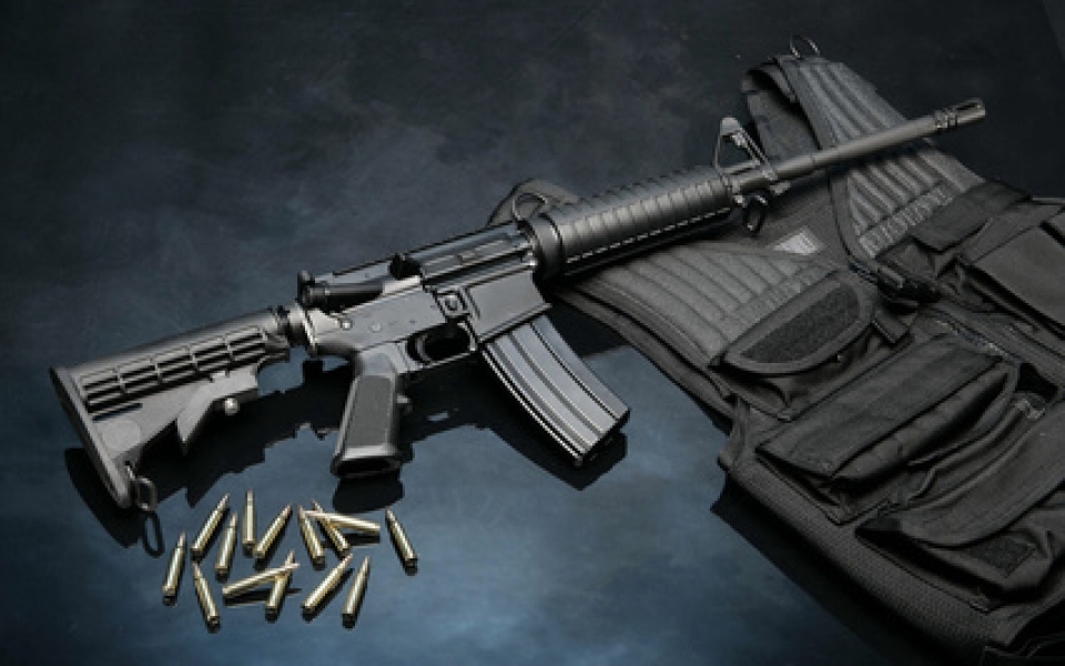 Несколько милиционеров продавали на Малиновском рынке Одессы оружие неизвестным