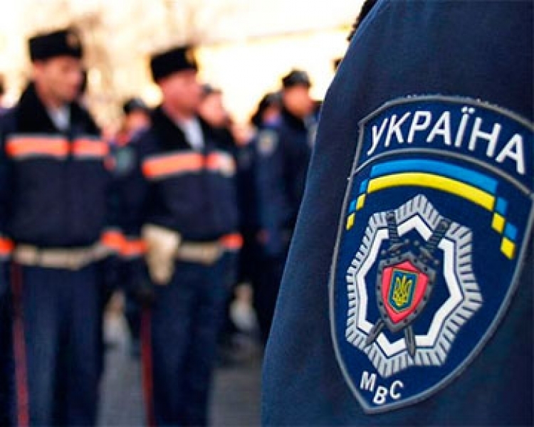 Десять одесских правоохранителей уволены за связи с экстремистами