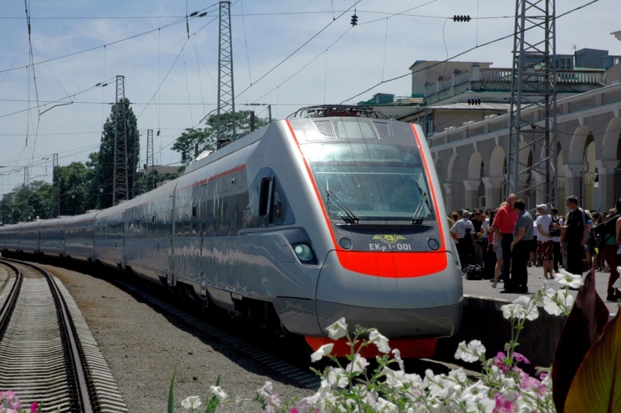 Производитель обещает через 10 дней вернуть на маршрут скоростной поезд Киев – Одесса