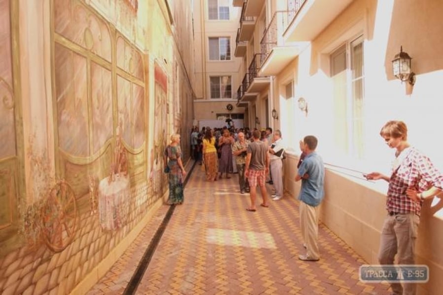 Одесситы установили новый рекорд Украины, создав самую большую фреску на стене дома (фото)