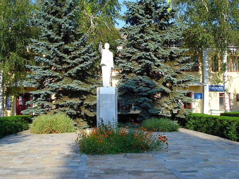Чиновники и общественность Кодымы решили демонтировать памятник Ленину и переместить его в музей