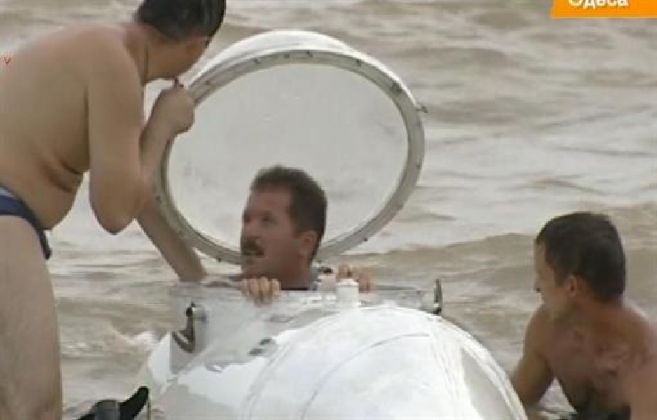 Одесский изобретатель вышел в плавание на самодельной подводной лодке
