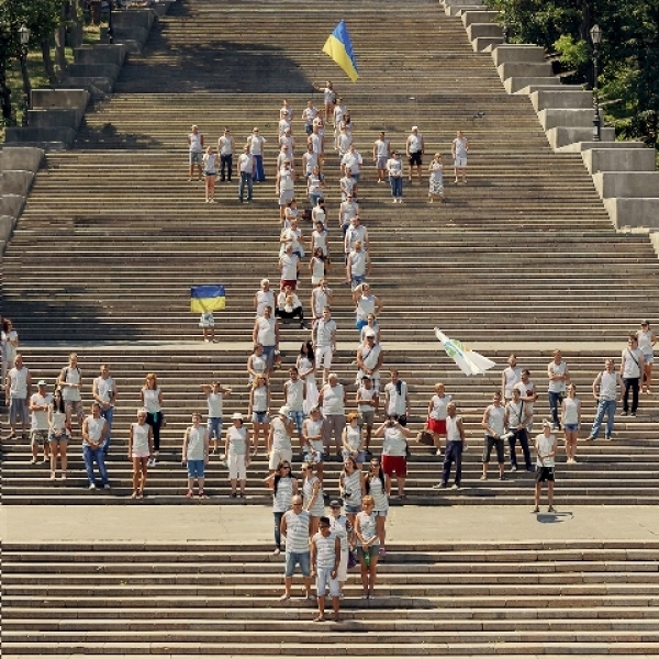 Одесситы устроили на Потемкинской лестнице флешмоб, посвященный Дню флота