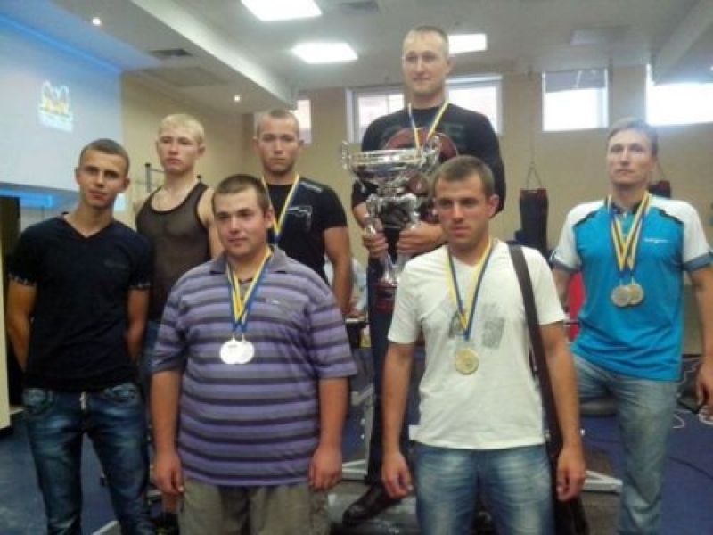 Команда с севера Одесской области одержала победу в соревнованиях по пауэрлифтингу