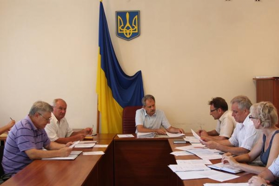 Власти города в Одесской области обязали все предприятия и организации вывесить украинские флаги