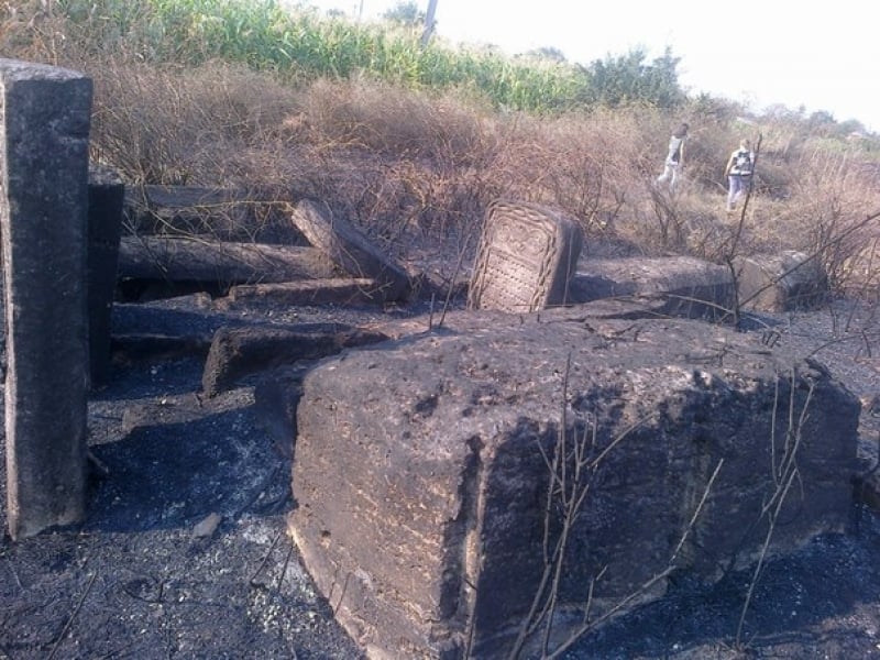Общественники восстанавливают старинное еврейское кладбище в Килие Одесской области