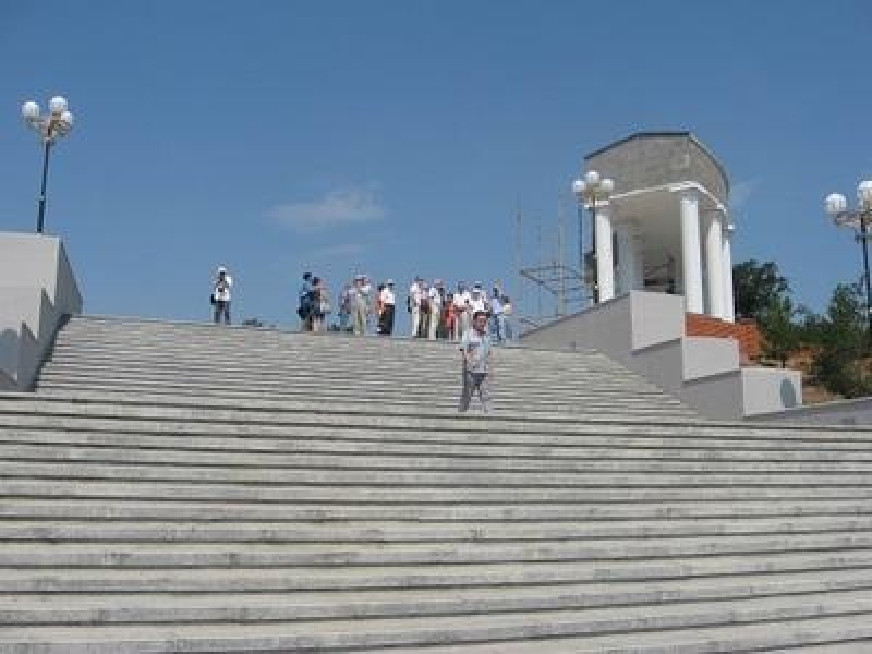 Город-спутник Одессы готовится к открытию своей Потемкинской лестницы (фото)