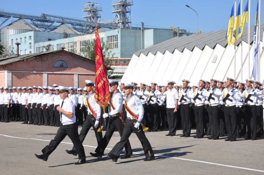 Первокурсники факультета ВМС и военной подготовки Мореходного колледжа в Одессе приняли присягу