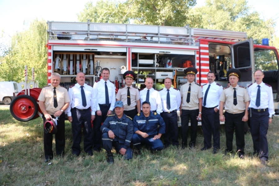 Немецкие коллеги подарили спасателям Одесской области пожарный автомобиль