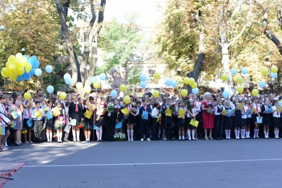 Украинская символика стала трендом одесских школьников 1 сентября (фото)