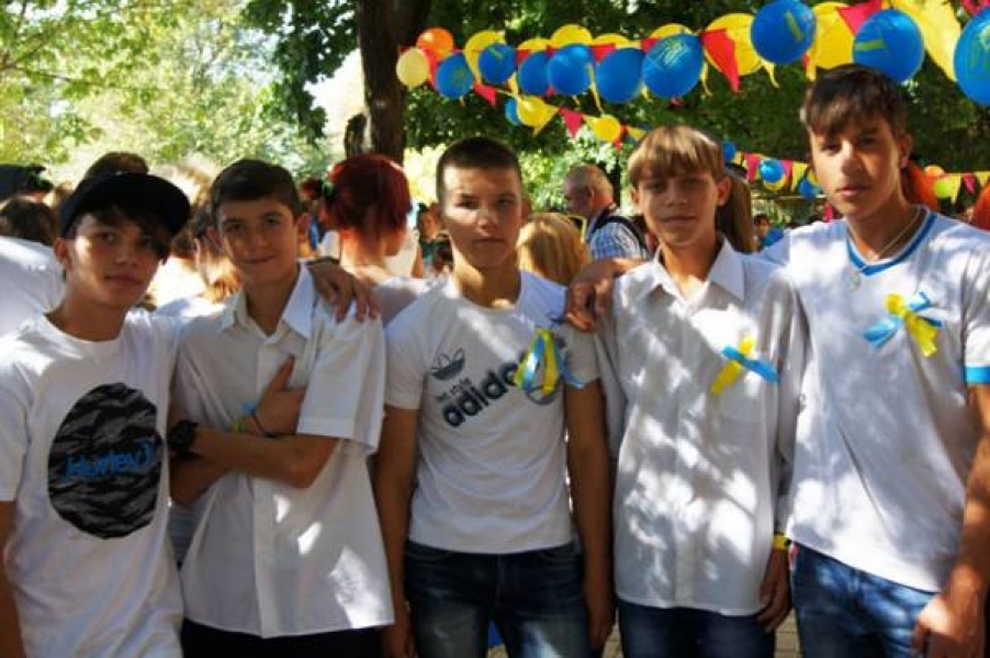 Двое учителей и 44 школьника с востока Украины начали учебный год в Ананьеве Одесской области