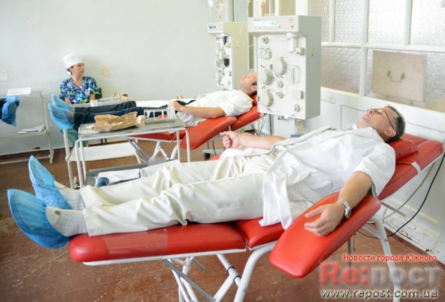 Милиционеры Южного Одесской области сдали кровь для раненых военных (фото)