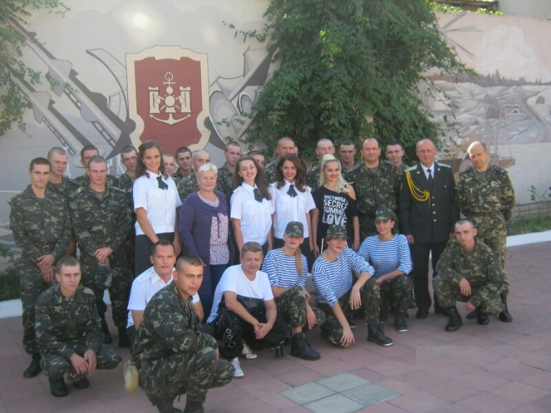 Оркестр Одесской военной академии продолжает 