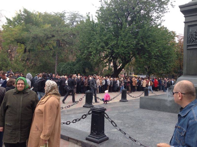 Сторонники Евромайдана сорвали акцию одесского Антимайдана на Соборной площади (фото)