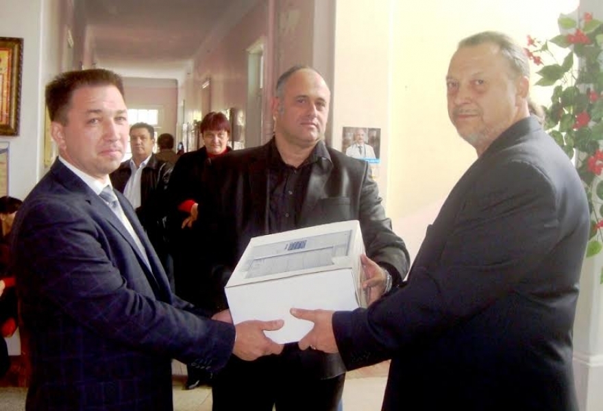 Оппозиционный блок подарил электрокардиограф сельской амбулатории в Одесской области