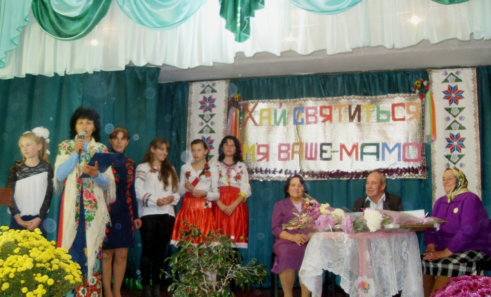 Две жительницы села на севере Одесской области получили звание мать-героиня