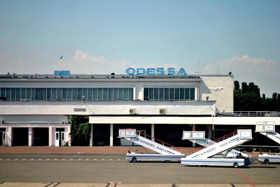 Мэр Одессы хочет знать, выполняют ли инвесторы аэропорта свои обязательства