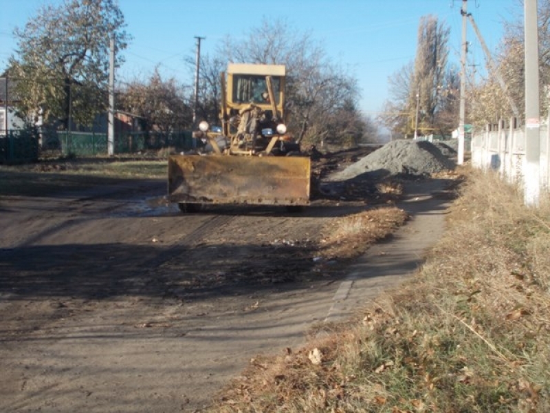 Рабочие продолжают капремонт дорог в Котовске Одесской области