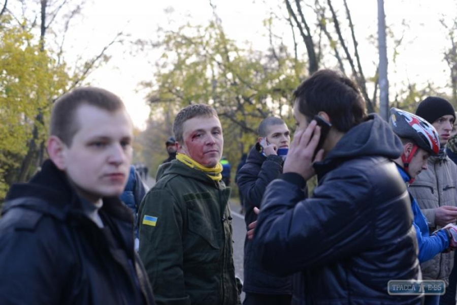 Проукраинские активисты и «Народная варта» устроили стрельбу в Одессе из-за Трассы здоровья (фото)