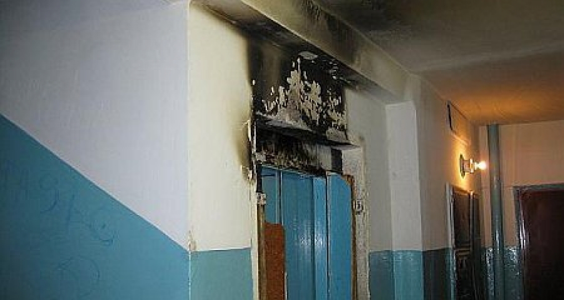 Лифт 9-этажного дома на поселке Котовского в Одессе сгорел из-за брошенного окурка