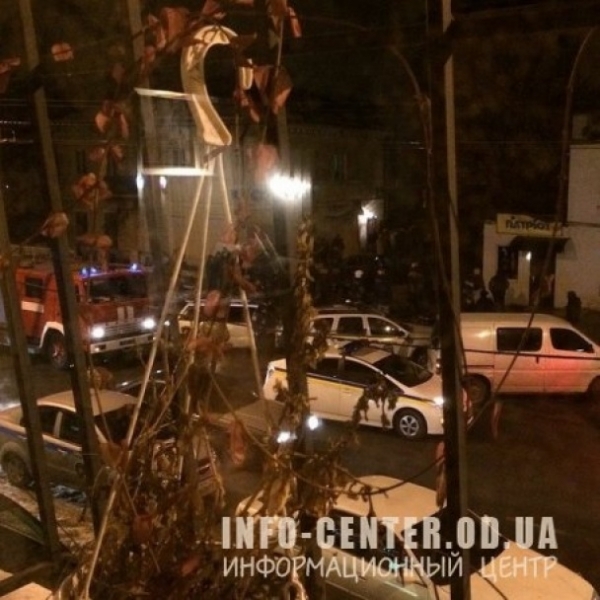Неизвестные взорвали магазин в центре Одессы