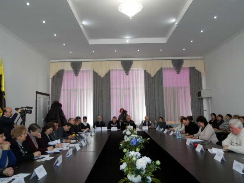 Депутаты Балтского горсовета Одесской области впервые провели сессию в формате круглого стола