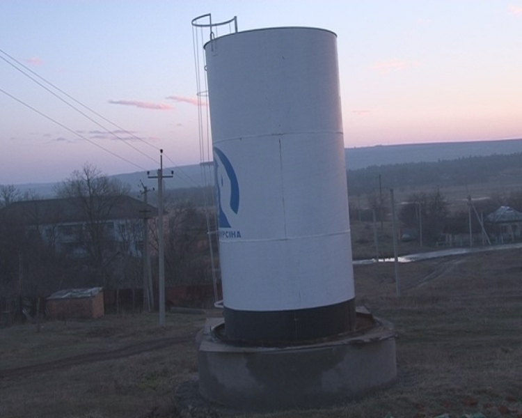 Фонд Фурсина помог установить водонапорную башню в Любашевском районе Одещины
