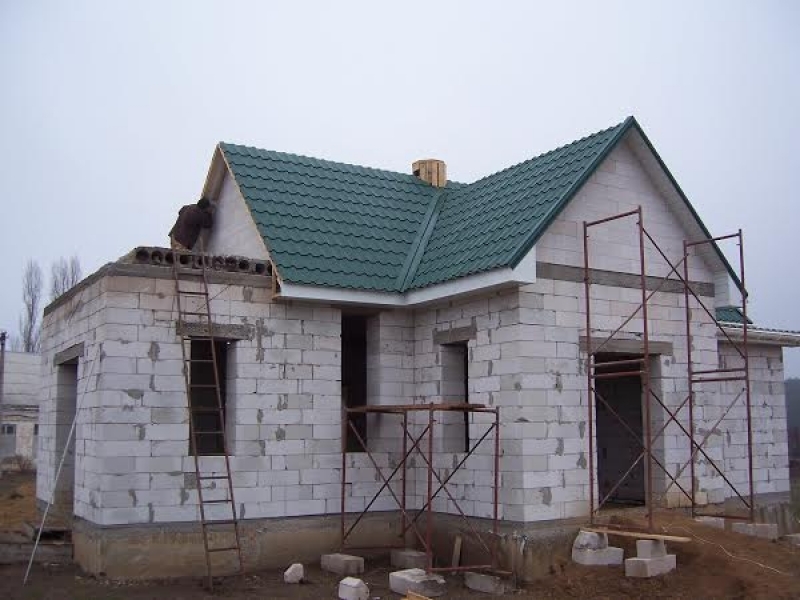 Фонд Фурсина помог сельской общине в Одесской области построить крышу храма