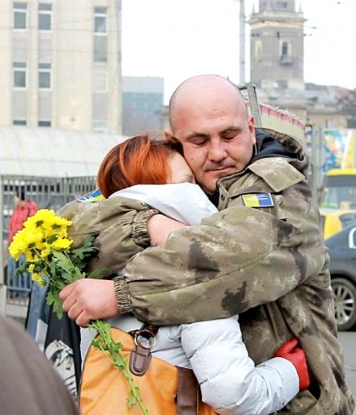 Одесситы торжественно встретили бойцов, вернувшихся из зоны АТО (фото)
