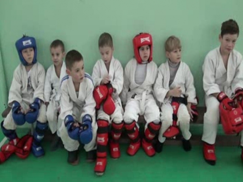 Благотворительный фонд купил татами для спортивной секции в Ширяево Одесской области