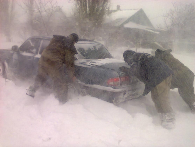 Спасатели ликвидировали все заторы на дорогах Одесской области (фото)