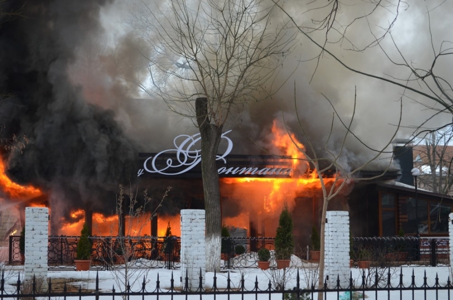 Медики направляют пострадавших в результате взрыва в кафе в Измаиле в Одессу