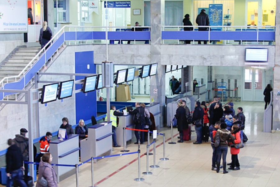 Одесский аэропорт стал перевозить существенно меньше пассажиров