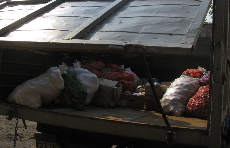 Волонтеры Одесской области доставили одежду, продукты и печки-буржуйки в зону АТО