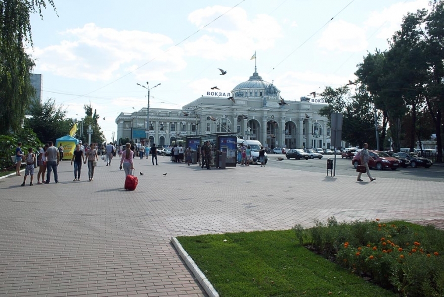 Наркозависимый сообщил о минировании вокзала в Одессе (обновлено)