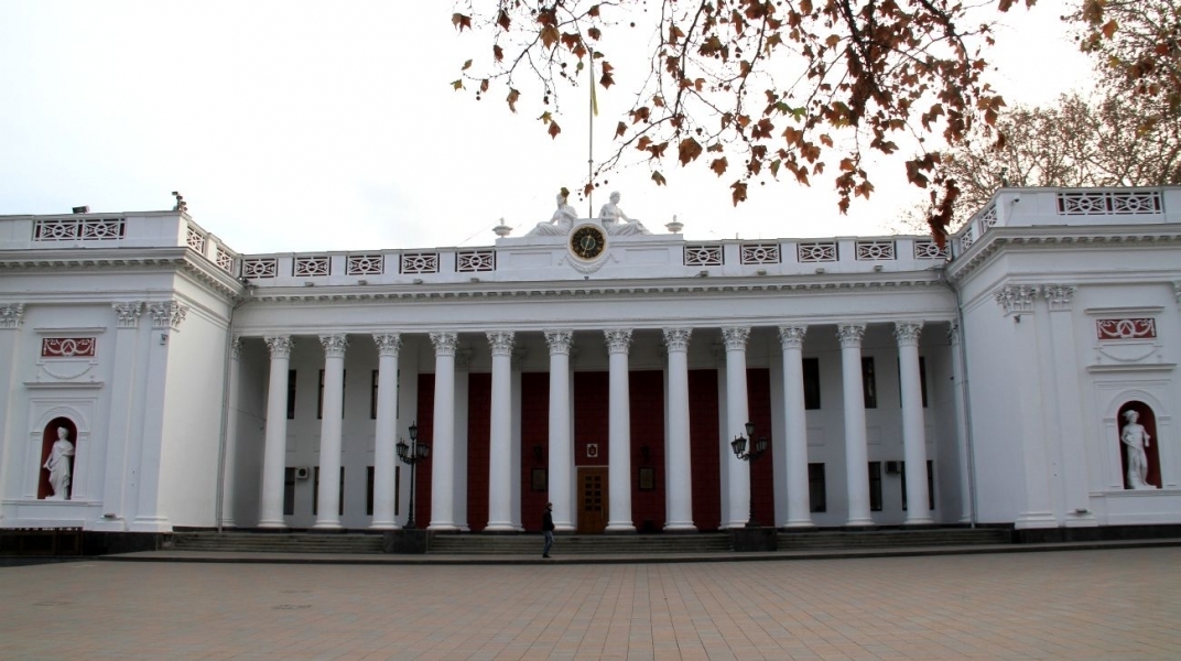 Исполком наделил одесских чиновников полномочиями ГАИшников и милиционеров