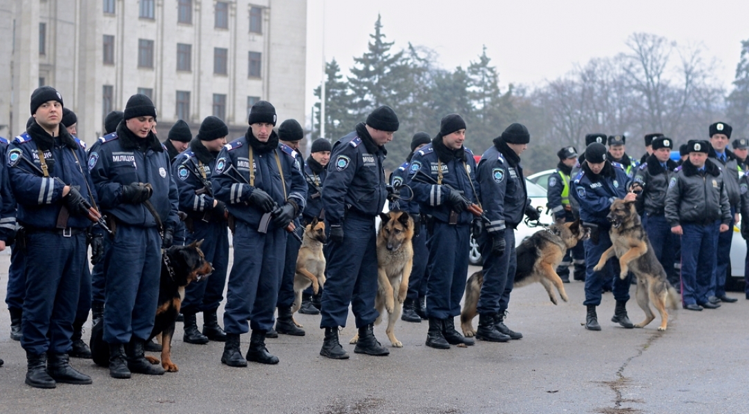 Сотрудники одесской милиции провели масштабный инструктаж на Куликовом поле (фото)