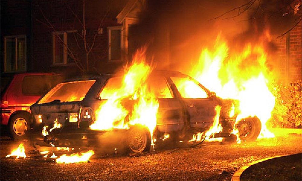 Неизвестные сожгли второй автомобиль редактору сайта 